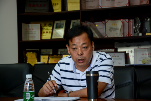院长杨魁发言