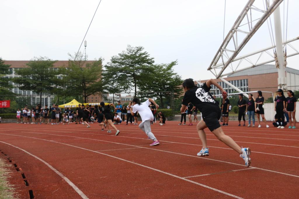 女子4×100 接力