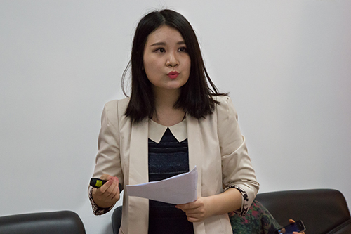 华南理工大学ok138cn太阳集团529在读硕士张艺冰做演讲