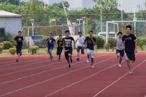 男子200米冲刺